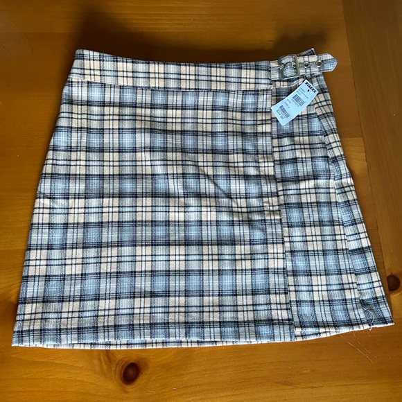Plaid Wrap Mini Skirt. NWT. - Picture 2 of 5